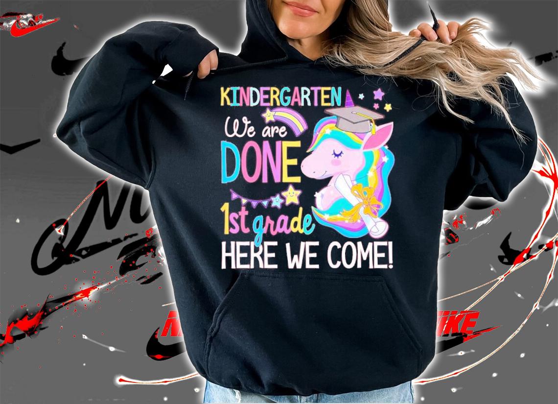 Kids Kindergarten Graduation Cute Unicorn Class Of 2022 Shirt t-shirt hoodie