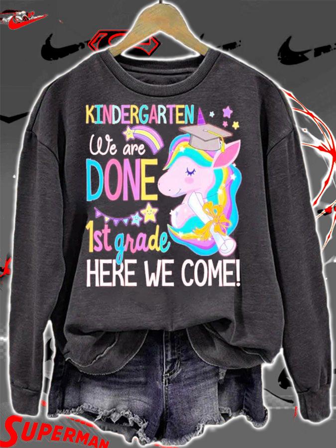 Kids Kindergarten Graduation Cute Unicorn Class Of 2022 Shirt t-shirt sweatshirt
