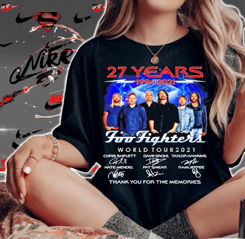 27 years 1994-2021 Foo Fighters World Tour 2021 signatures t-shirt woman shirt