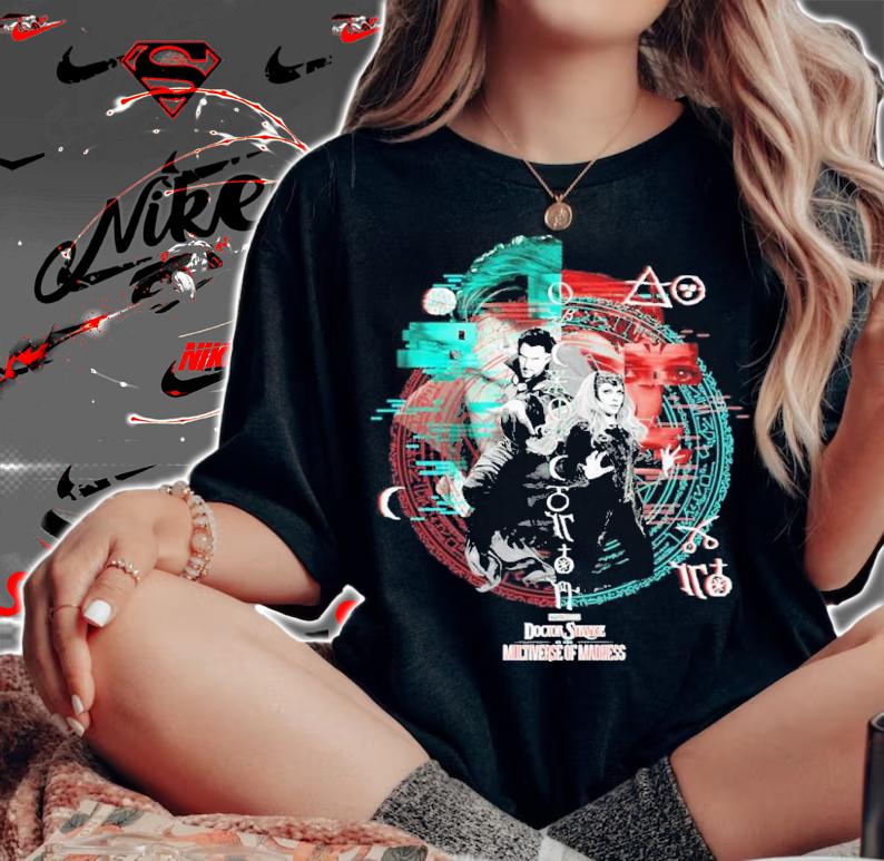 Doctor Strange In The Multiverse Of Madness Strange And Scarlet Comic Shirt woman shirt